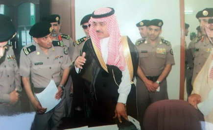 الأمير أحمد بن عبدالله يفتتح مقر دوريات أمن العيينة والجبيلة 