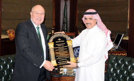 رئيس شركة أفانتا البريطانية يزور المجموعة العربية للتعليم والتدريب