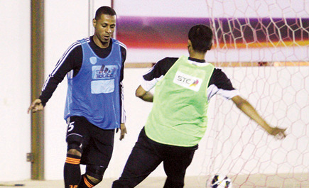 لجنة المنشطات تخضع (4) من لاعبيه للكشف 