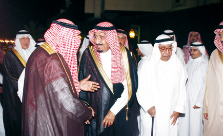 نقل تحيات خادم الحرمين الشريفين .. سمو ولي العهد لأهالي مكة: 