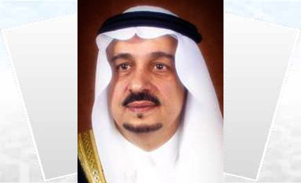 أمير منطقة القصيم ونائبه يعزيان أبناء الشيخ الرمضي 