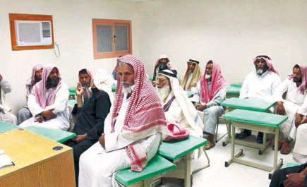 محو أمية (400) دارس في الخرخير والأخاشيم 