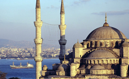 إسطنبول.. من شغف الصرافة الإسلامية إلى فقاعة العقار الفاخر! 