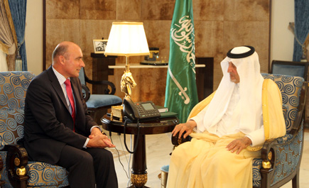 الأمير خالد الفيصل يستقبل السفير الألماني 