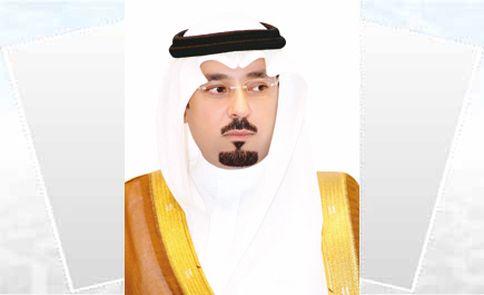 الأمير مشعل بن عبدالله يطلع على نماذج مركبات أمنية 
