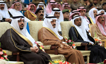 الأمير فيصل بن بندر يشارك الدفاع المدني في حفل توديع اللواء الفايدي 
