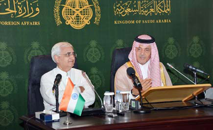 منوهاً بالعلاقات السعودية - الهندية ومتانتها وبموقف نيودلهي من دعم القضية الفلسطينية 