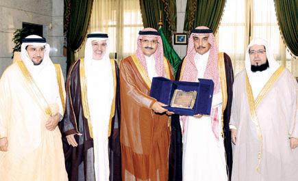 أمير منطقة الرياض ونائبه يستقبلان رئيس جمعية الناشرين السعوديين 