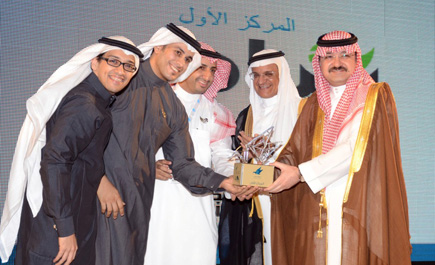 الأمير مشعل بن ماجد يكرم الفائزين بمسابقة «سرب» 