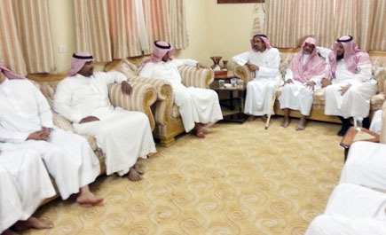 مدير تعليم شقراء يعزي في وفاة المعلمة منيرة الحميدان 