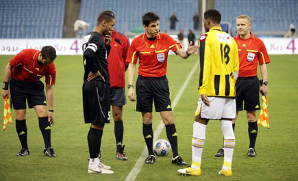 الشباب يتفوق على الاتحاد بالصافرة الأجنبية 