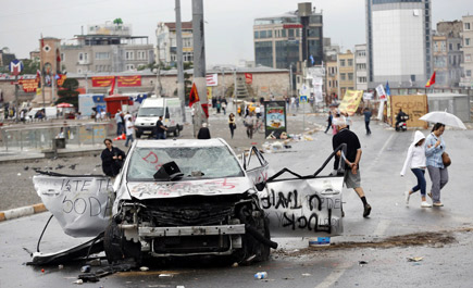 اعتقال (939) شخصاٌ في أكثر من (90) مظاهرة مختلفة في أرجاء تركيا 