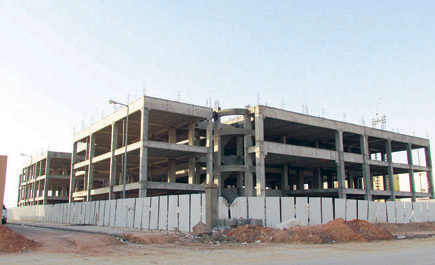 التربية والتعليم لـ«الجزيرة»: سنعامل الشركة الصينية أسوة بالمقاولين الوطنين بالعقوبات والغرامات