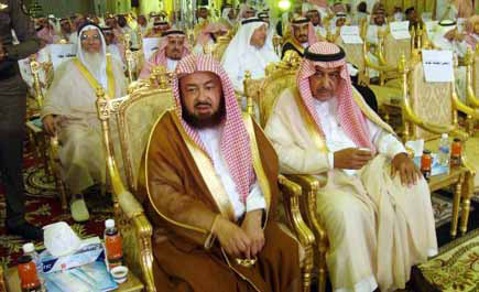 محافظ الطائف رعى حفل تزويج (400) شاب وفتاة