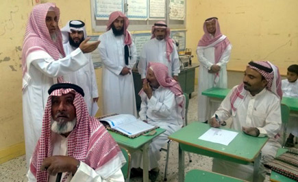 مشرف عام تعليم الكبار يزور حملة التوعية ومحو الأمية بقطاع سميراء 