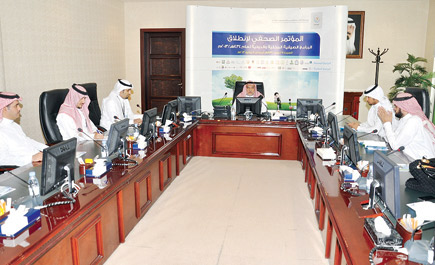 (52) برنامجاً محلياً و(23) دولياً تستهدف (2550) طالباً وطالبة