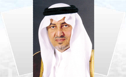 الأمير خالد الفيصل يهنئ المبتعث المتفوِّق عبد العزيز الكثيري 