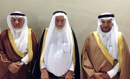 رئيس رقباء سابق يحتفل بتقاعد أبنائه الضباط 