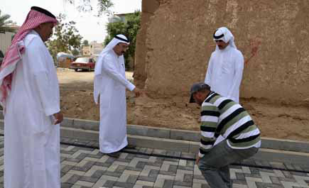 أمين نجران يتفقد سير العمل في عدد من مشاريع المنطقة 
