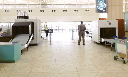 تسريع إجراءات التفتيش الأمني في مطار الملك خالد الدولي 