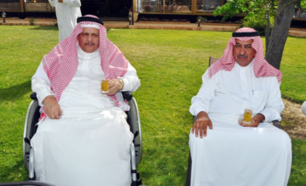 محافظ الطائف يحتفي بالضابط 