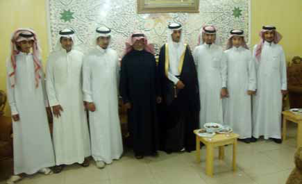 شباب من حائل يغطون الأفراح 