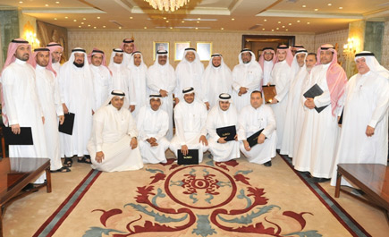 أمين العاصمة المقدسة يكرم الشؤون الإدارية والمالية 