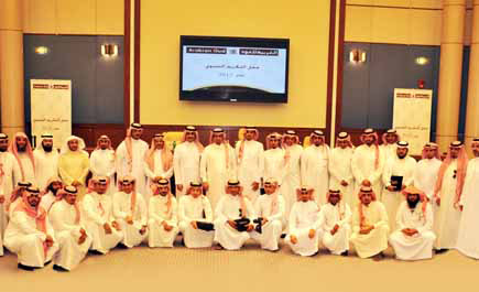 «العربية للعود» تكرّم الموظفين المتميزين خلال 2012 