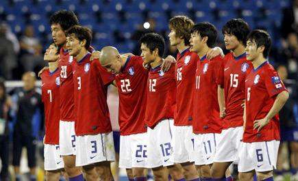 معركة ثلاثية على بطاقتين بين كوريا وأوزبكستان وإيران 