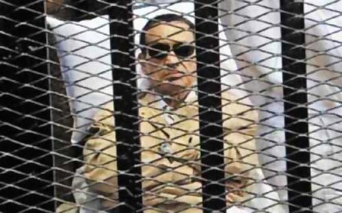 تجديد حبس مبارك ونجليه في قضايا «الكسب غير المشروع» 