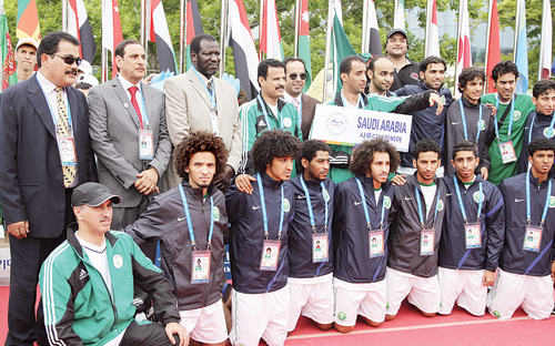 رفع العلم السعودي في القرية الأولمبية لدورة أنشون الآسيوية 