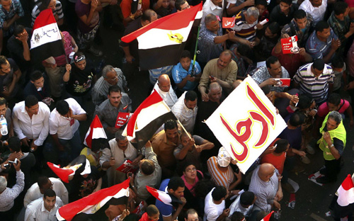 استقالة أعضاء في مجلس الشورى دعماً للتظاهرات ضد مرسي 