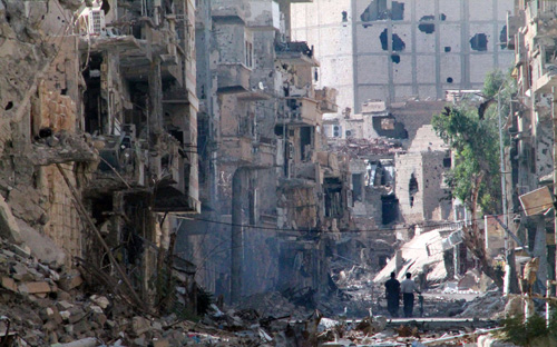قوات الأسد تقصف حمص بالطائرات وقذائف المورتر 