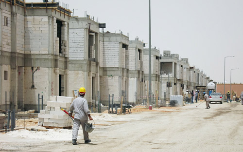 تسليم (92) وحدة سكنية بمشروع «بلوم للاستثمار مسكن العربية» 