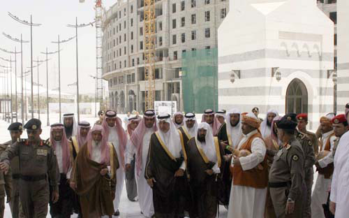 أمير منطقة مكة المكرمة يفتتح مسجد عائشة الراجحي في العاصمة المقدسة 