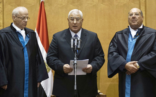 عدلي منصور يؤدي اليمين الدستورية رئيساً مؤقتاً 