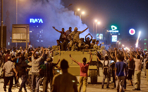 كثرة الأخطاء أفقدت الإخوان شعبيتهم.. والحشود أسقطت شرعية مرسي 