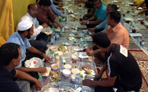 برنامج إفطار رمضاني بنادي الشباب 