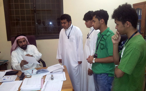 شباب (رفقاء رمضان) يتعاونون مع مكتب الدعوة بعنيزة 