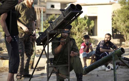 الثوار والجيش الحر يُسيطران على حواجز عسكرية في إدلب وريفها 