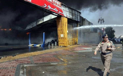 إصابة (3) من مدني تبوك في حريق كبير لمركز خدمات 