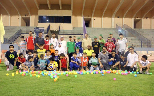 (35) طالبا من ذوي الإعاقة يشاركون في النادي الرياضي الموسمي