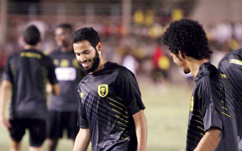 راشد الرهيب يطالب الاتحاديين بمستحقاته المالية.. وهزازي يوقع المخالصة النهائية قريباً