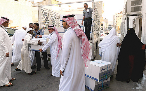 انطلاق قافلة بنك الرياض الخيرية لعامها الخامس