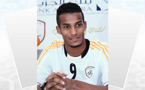 قال : الإدارة وفرت لنا كل سبل النجاح .. هزازي في مؤتمر صحافي : 