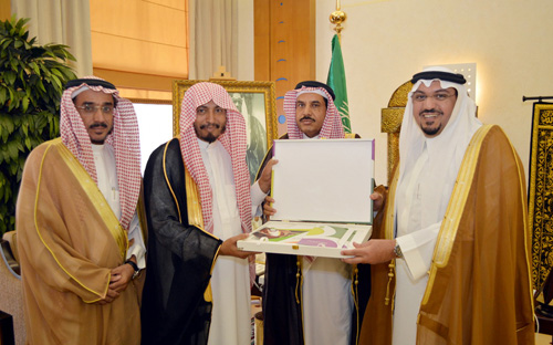 الأمير فيصل بن مشعل يستقبل رئيس وأعضاء جمعية الأيتام ببريدة 