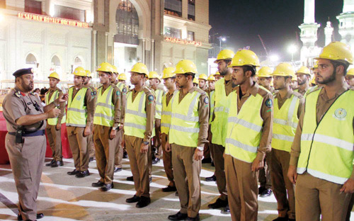 رجال الدفاع المدني يقدمون الخدمات الإسعافية لأكثر من (3700) معتمر