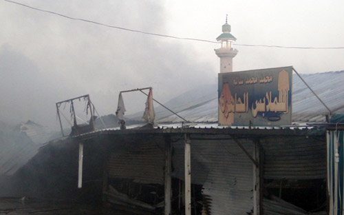 حريق يلتهم (48) محلاً بأسواق القرية الشعبية غرب الرياض 
