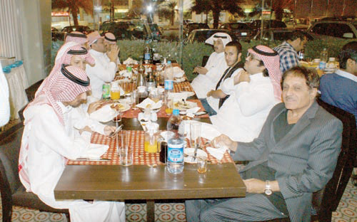 الرياض للسفر تقيم حفل إفطار لمنسوبيها 