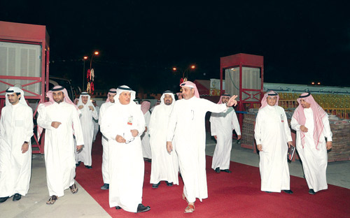 أمين الرياض يتفقد مواقع احتفالات عيد الفطر المبارك